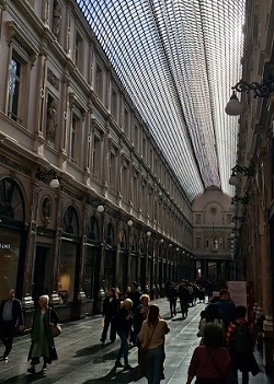Переплетение логики и хаоса в швейном